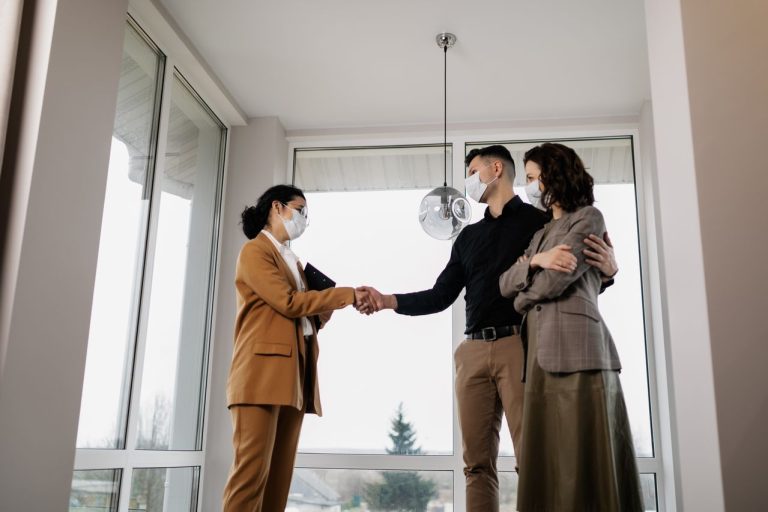 Visite d’un logement social après la commission